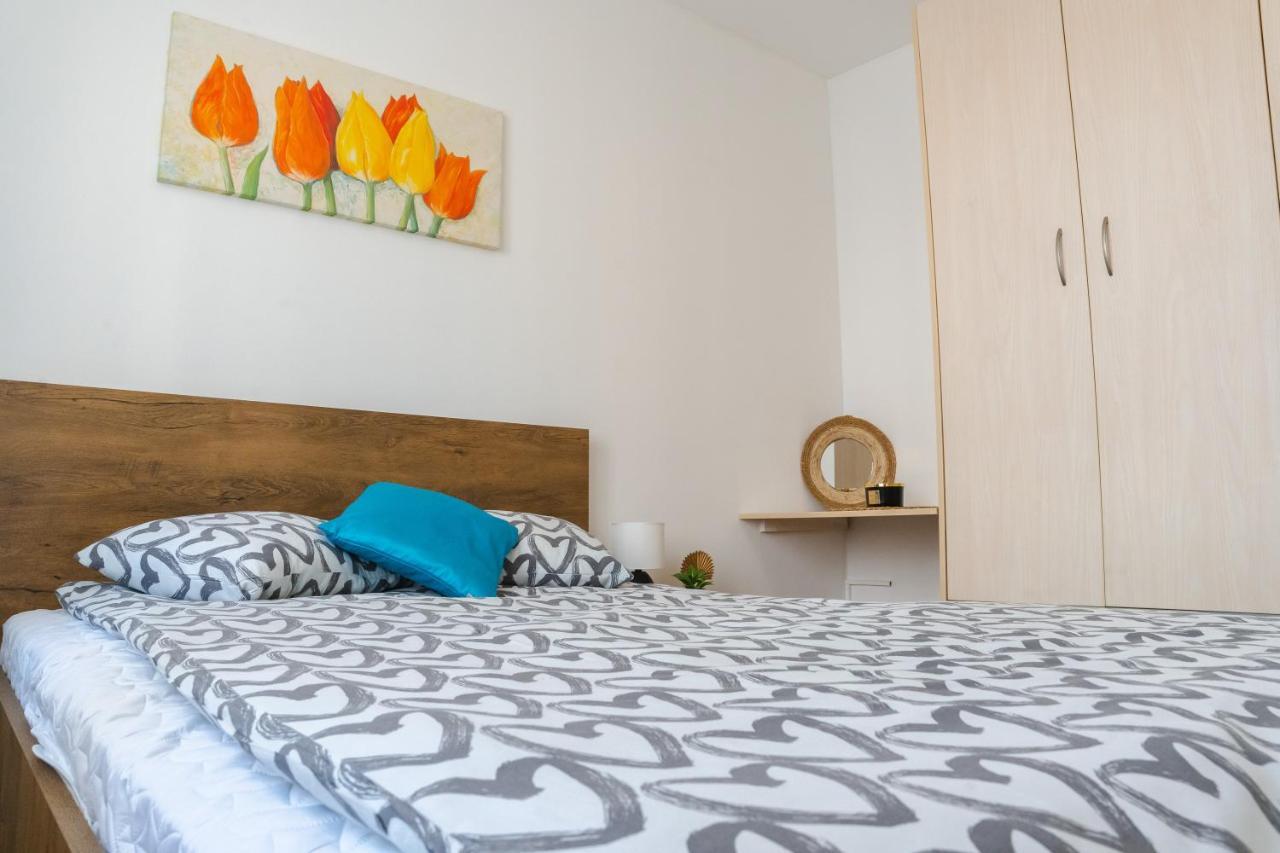 Flexible Selfcheckins 52 - - Parking - Loggia Zagreb